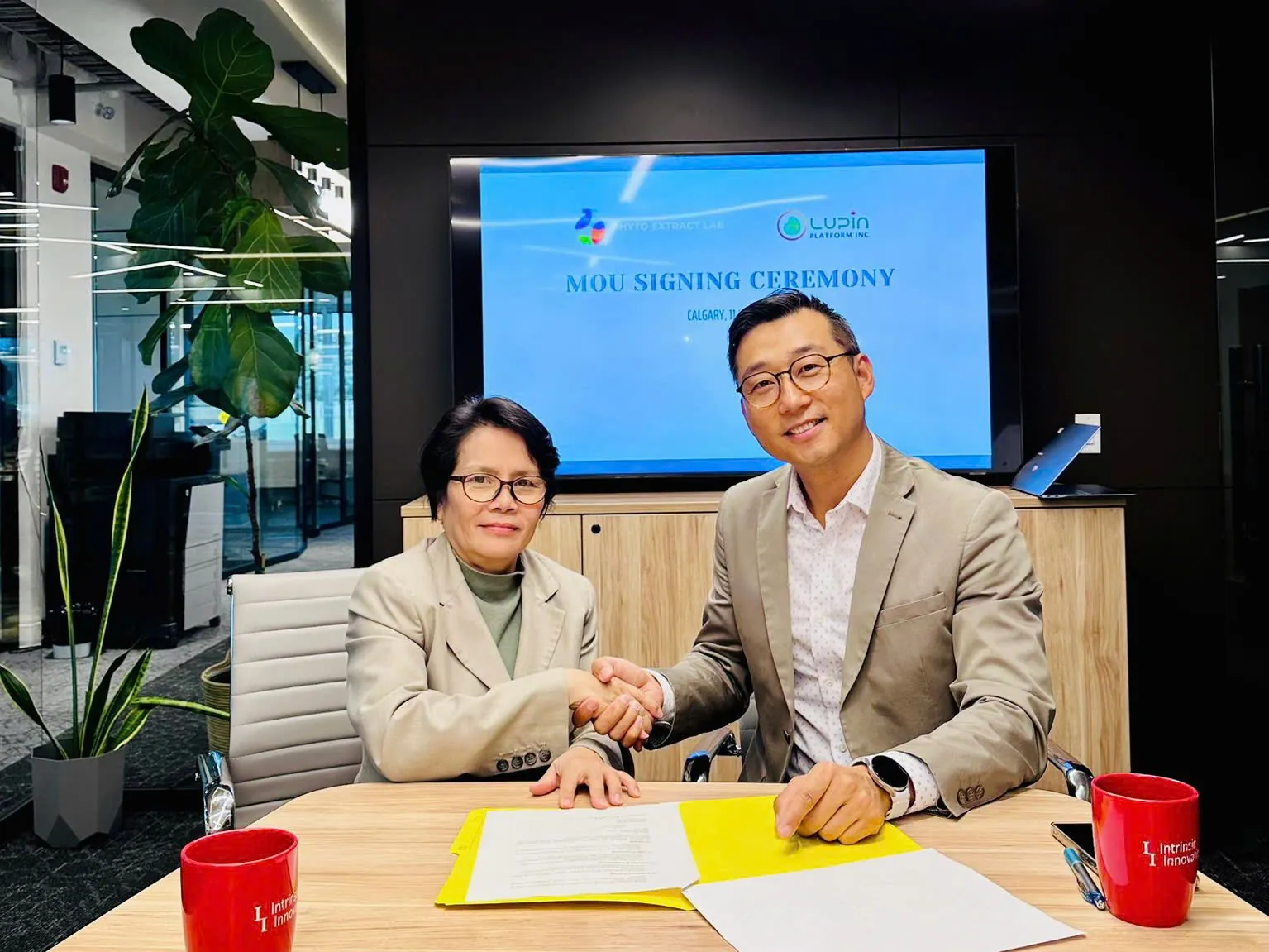 Strategic Partnership Signing Event Between Phyto Extract Lab And Lupin Platform Inc